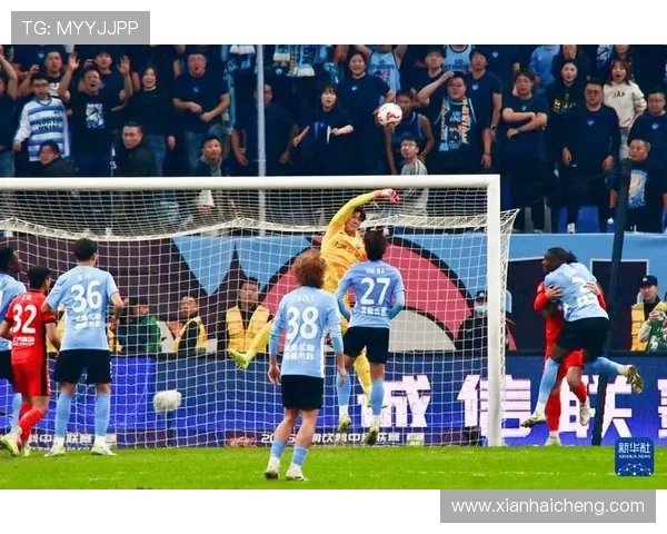 中乙联赛第30轮上海海港富盛经开队与温州俱乐部中胤队战成平局精彩对决 中乙联赛第30轮上海海港富盛经开队与温州俱乐部中胤队战成平局精彩对决